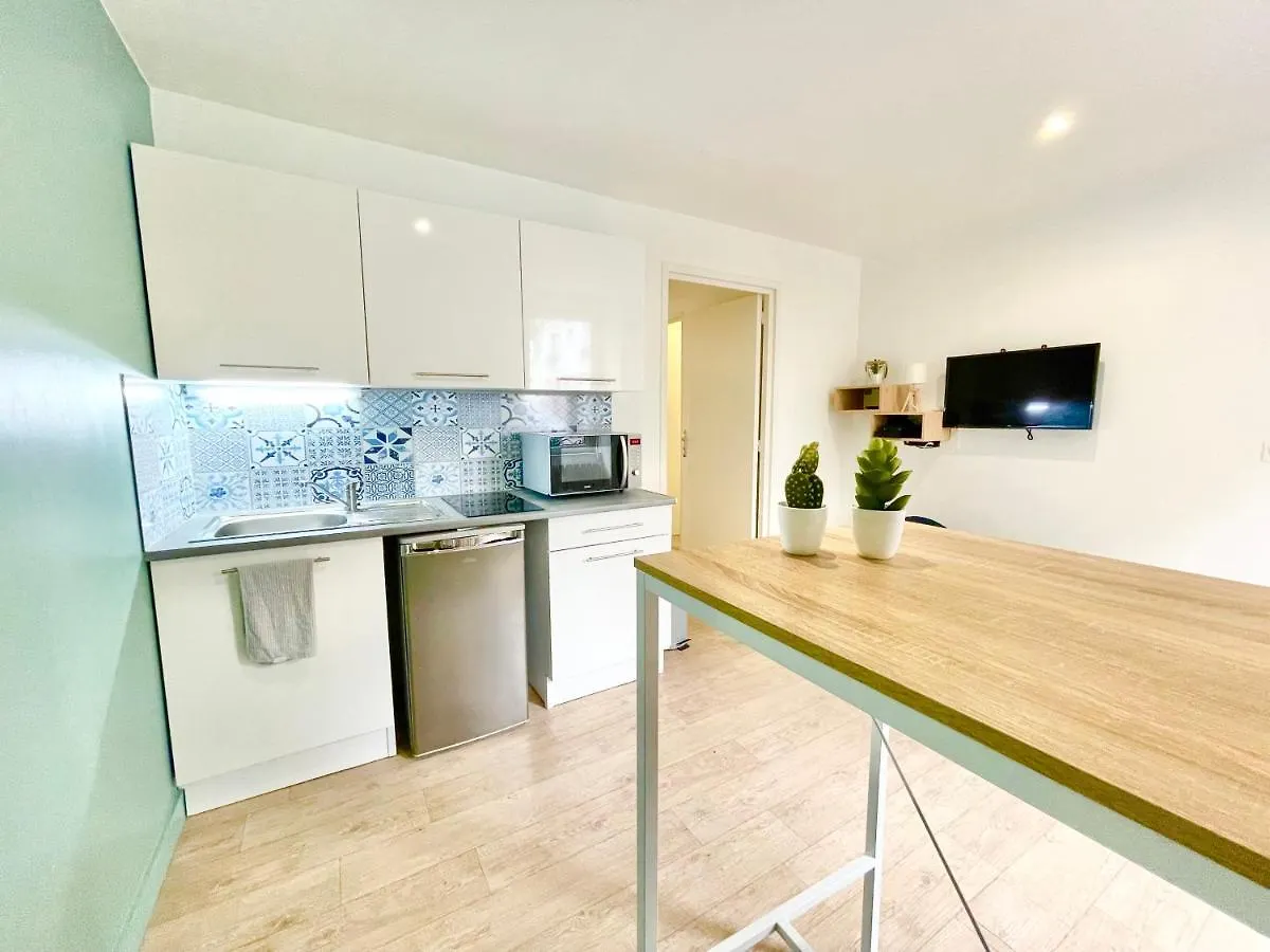 Lorient - L'Escapade - Lit Queen Size - Proche Centre Et Gare - Internet Haut Debit Fibre Apartment