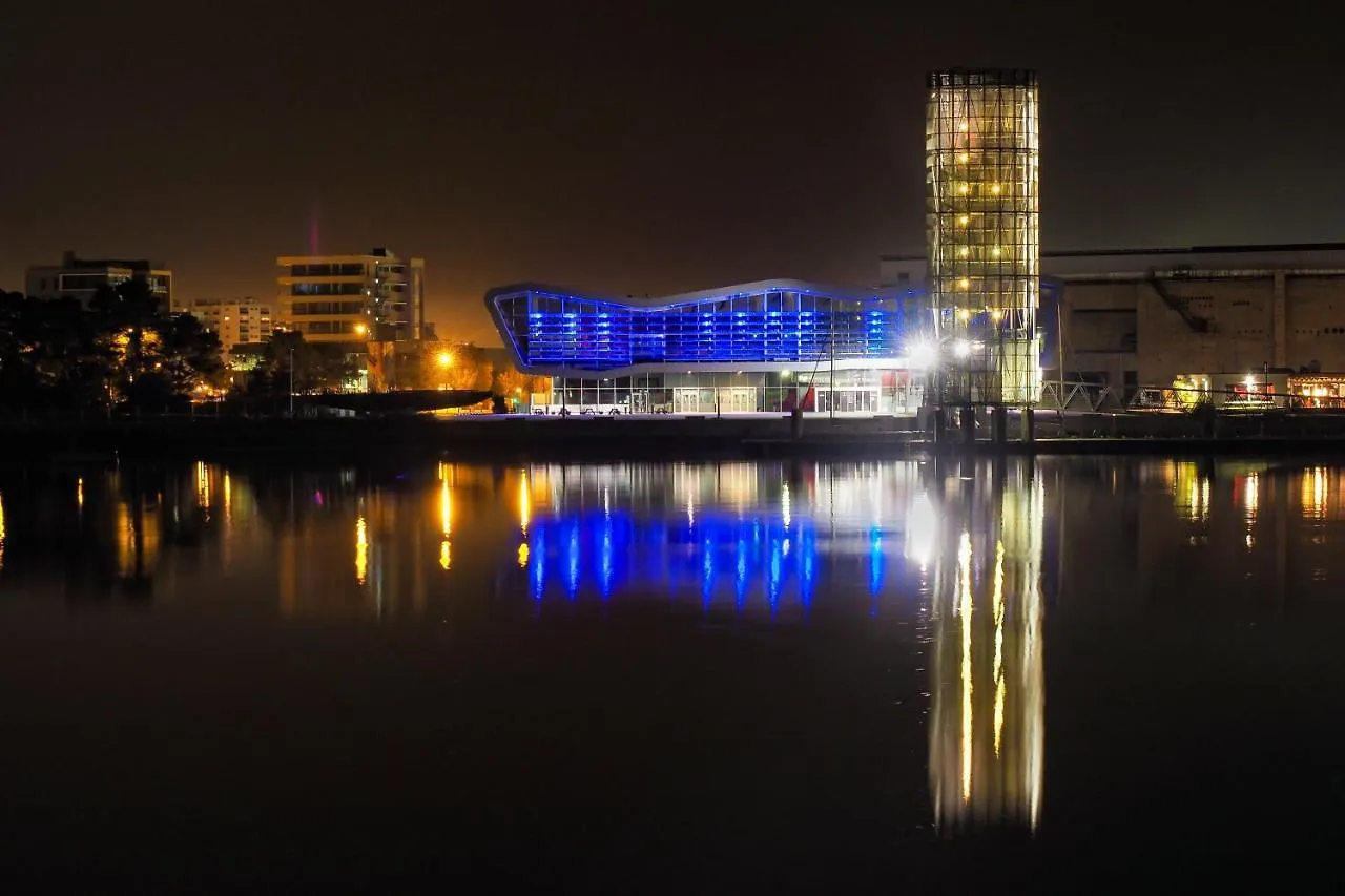 Lorient - L'Escapade - Lit Queen Size - Proche Centre Et Gare - Internet Haut Debit Fibre 0*,  France